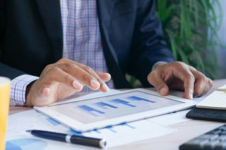 Vetto AI oferece vagas de até R$600/hora para especialistas em finanças