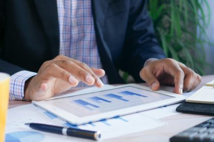 Vetto AI oferece vagas de até R$600/hora para especialistas em finanças