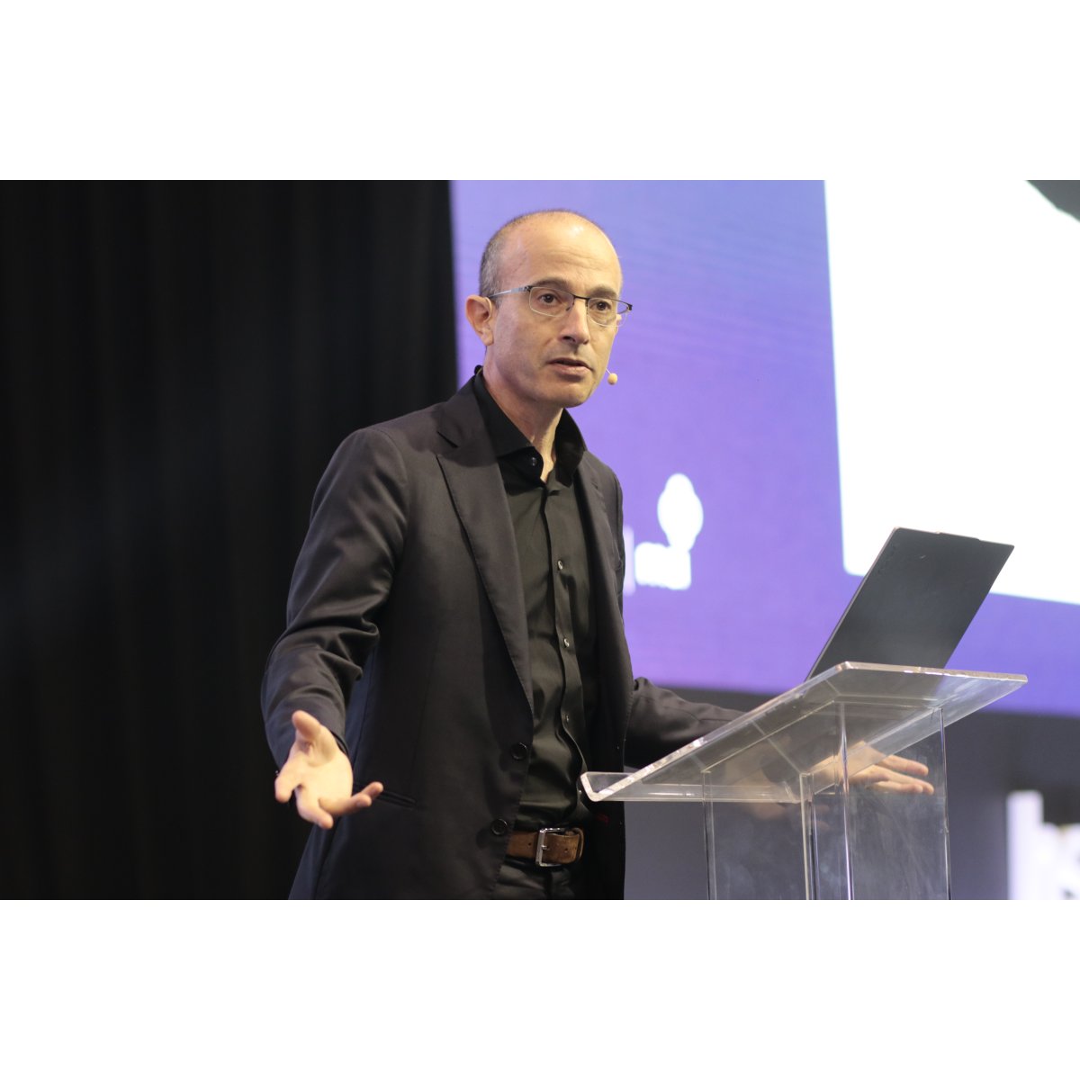 Yuval Noah Harari alerta sobre o domínio da IA no HSM+ 2025