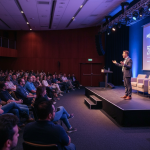 Público do Mendix Transform 2025 em São Paulo