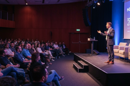 Público do Mendix Transform 2025 em São Paulo