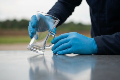 Inteligência Artificial combatendo falsificações de bebidas alcoólicas.