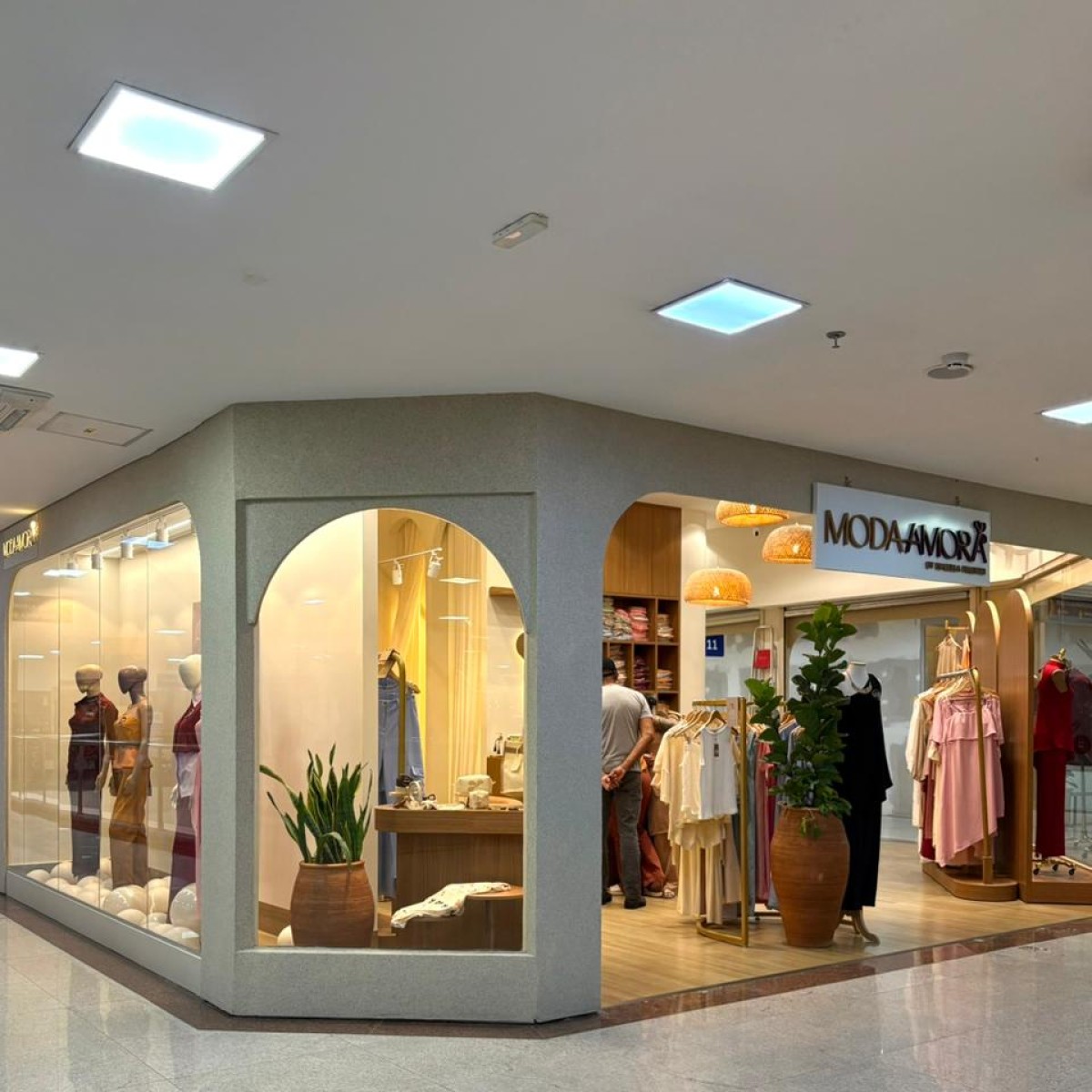 Bazar de fábrica reúne 3 mil peças na Região da 44, em Goiânia