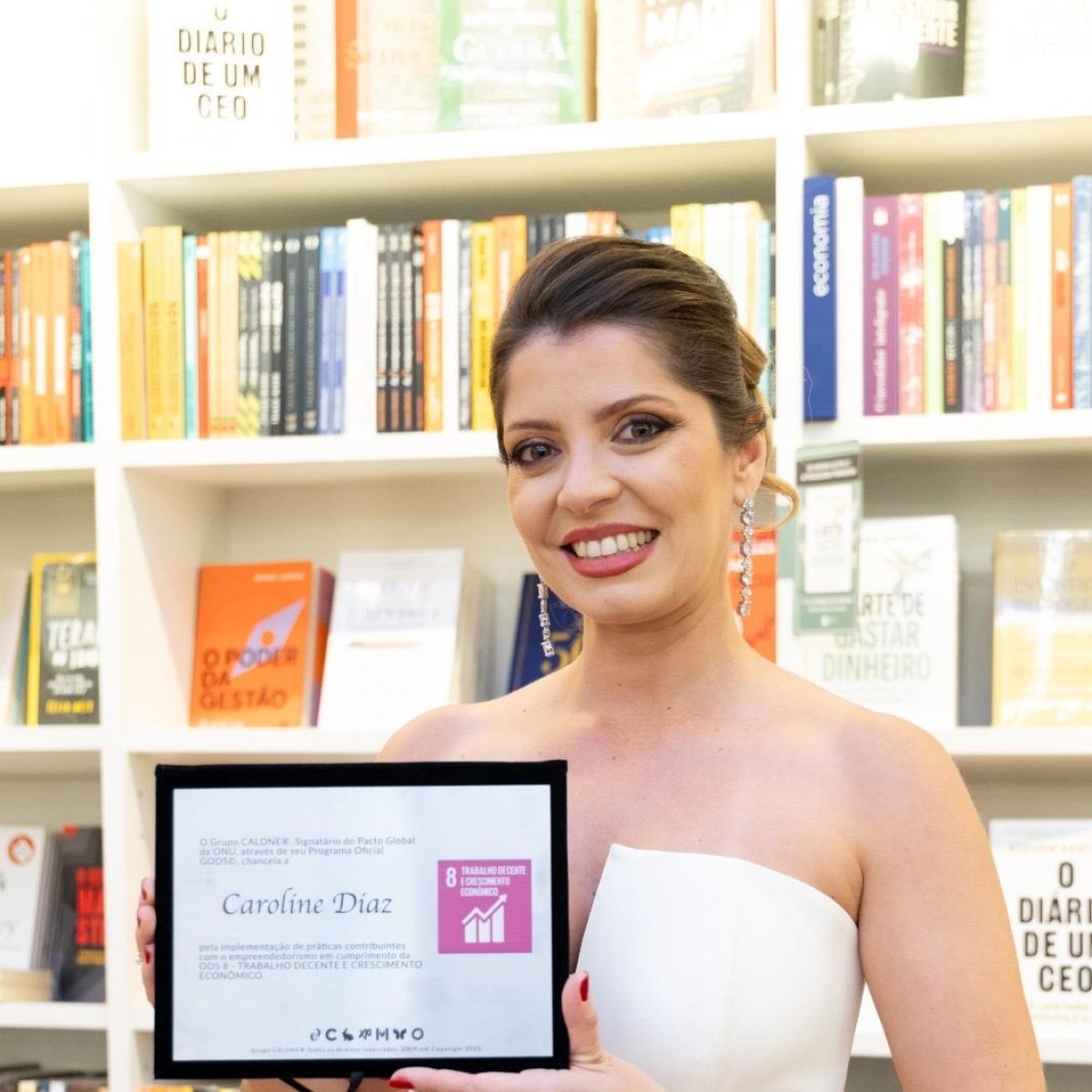 Caroline Diaz recebe homenagem da ONU por impacto no mercado editorial