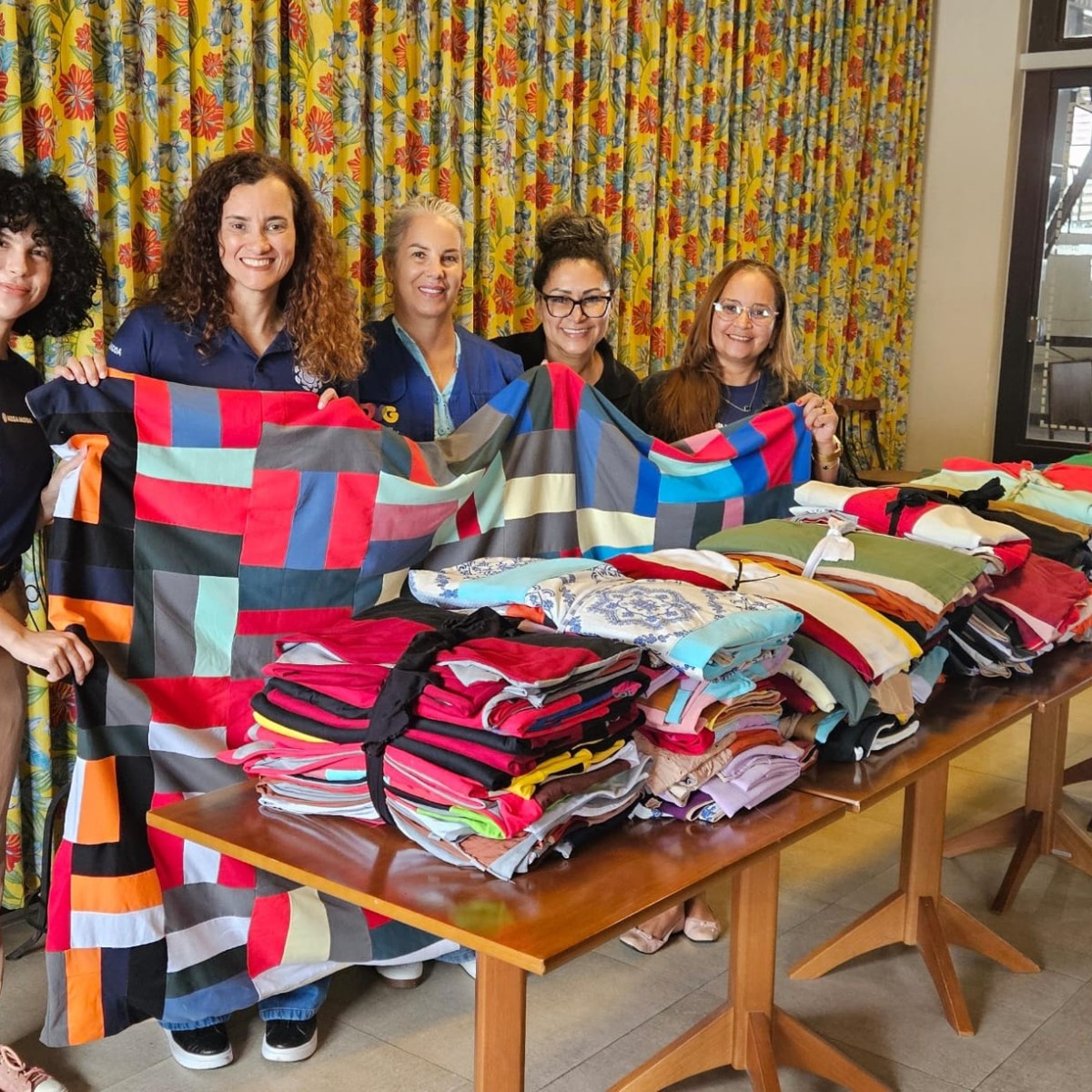 Clube de Costura transforma retalhos em colchas e amplia impacto social