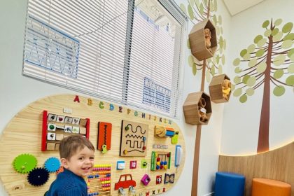 Coleta de sangue infantil: atendimento lúdico e produtos amenizam a dor