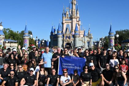 Consórcio Mercedes-Benz leva clientes para experiência em Orlando