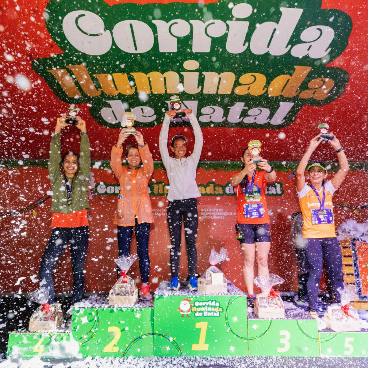 Corrida Iluminada de Natal destaca modalidade pets em Campos do Jordão