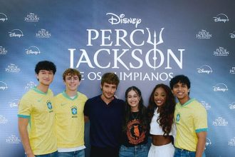 Elenco de Percy Jackson (musical e série) se encontra