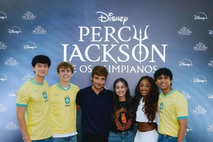 Elenco de Percy Jackson (musical e série) se encontra