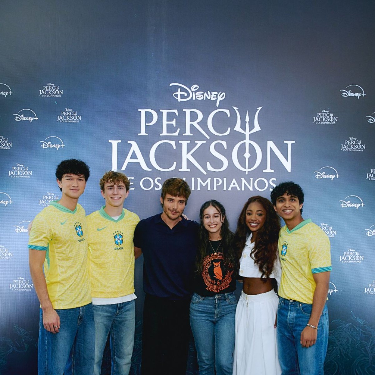Elenco de Percy Jackson (musical e série) se encontra