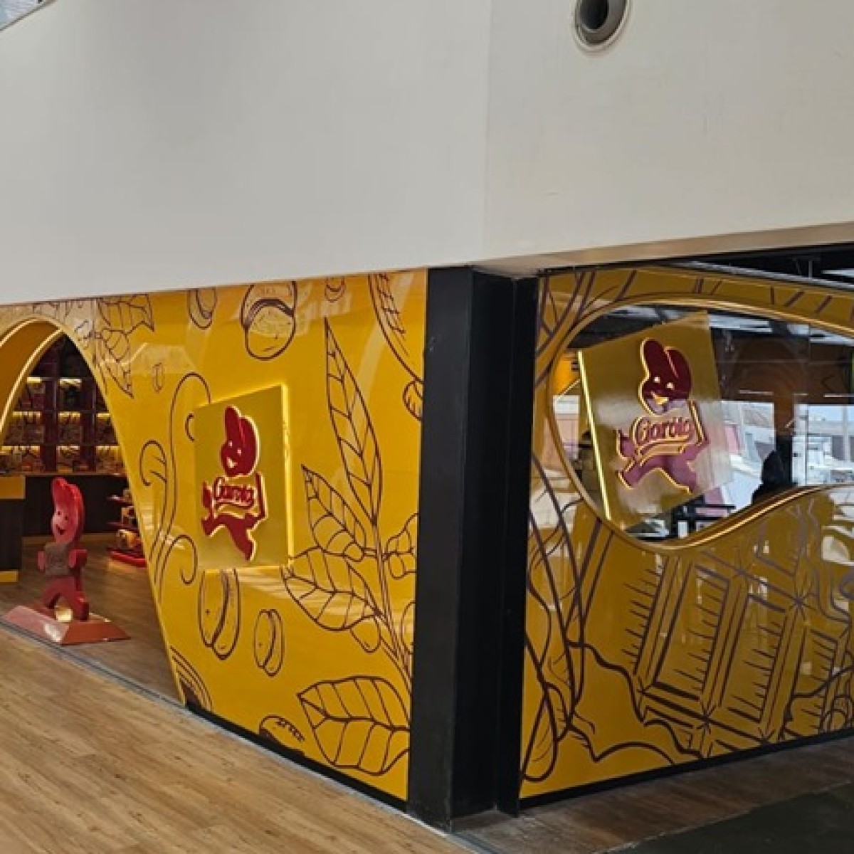 Garoto inaugura loja com mini fábrica em aeroporto de Guarulhos