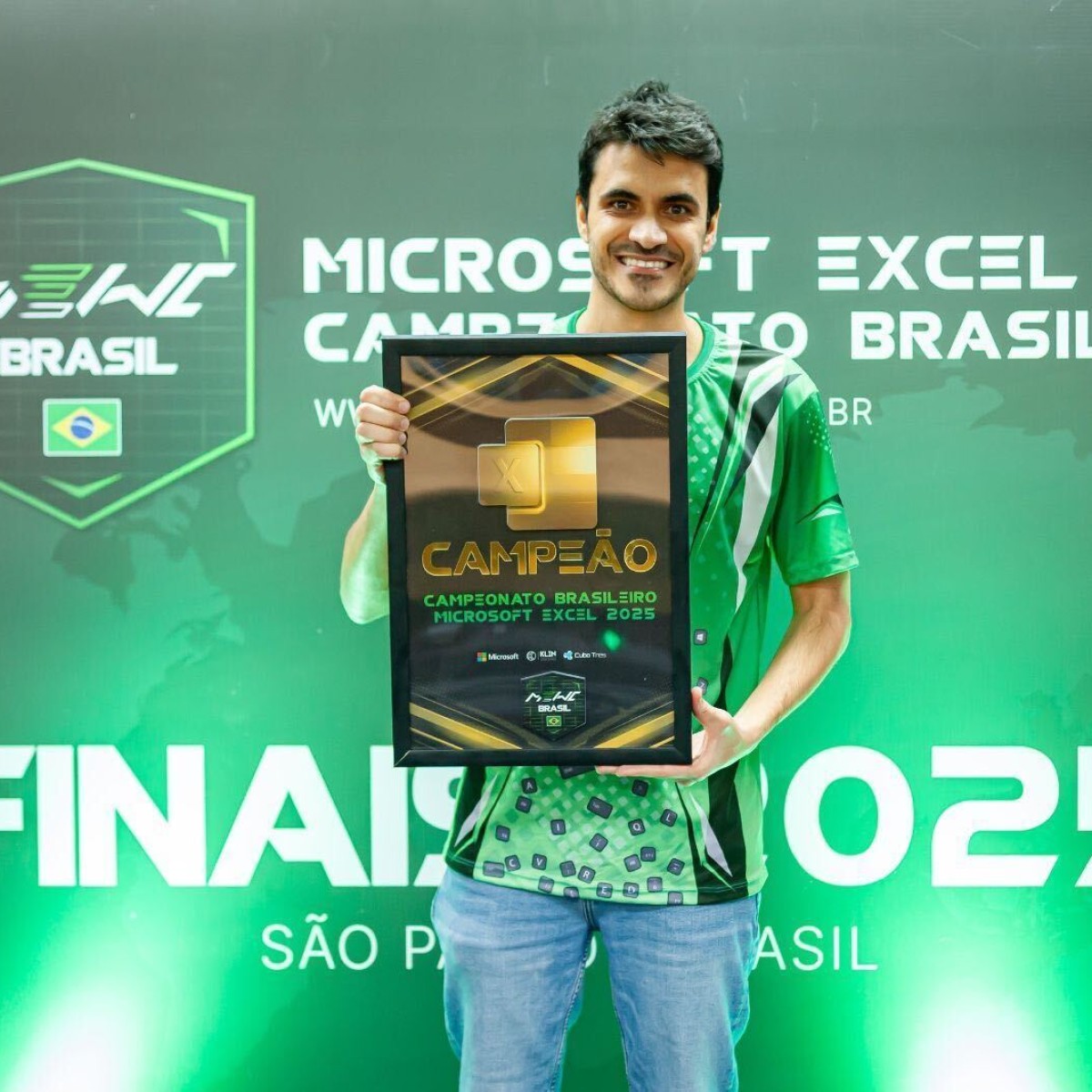 Gerente da Caju disputa Mundial de Excel após título brasileiro