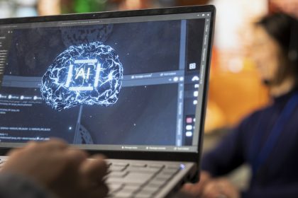 Habilidades em IA: busca cresce 85%, mas empresas pecam no treinamento