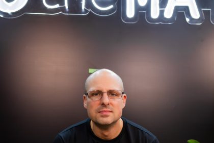 IA corporativa: relatório da OpenAI expõe salto global, analisa MATH