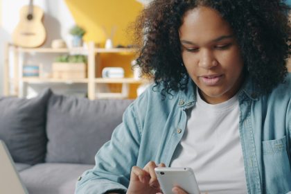 Inglês impulsiona carreiras: pesquisa revela metas para 2026