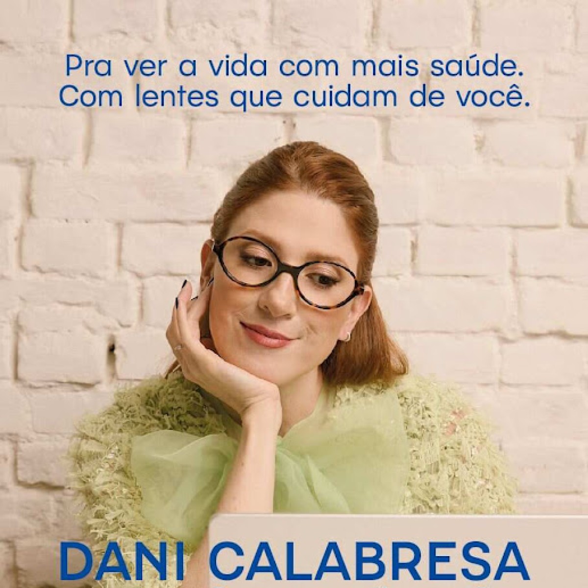LIVO lança coleção com Dani Calabresa inspirada em ícones da música