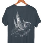 Marina Itajaí e Santacosta lançam collab de camisetas inspiradas no mar