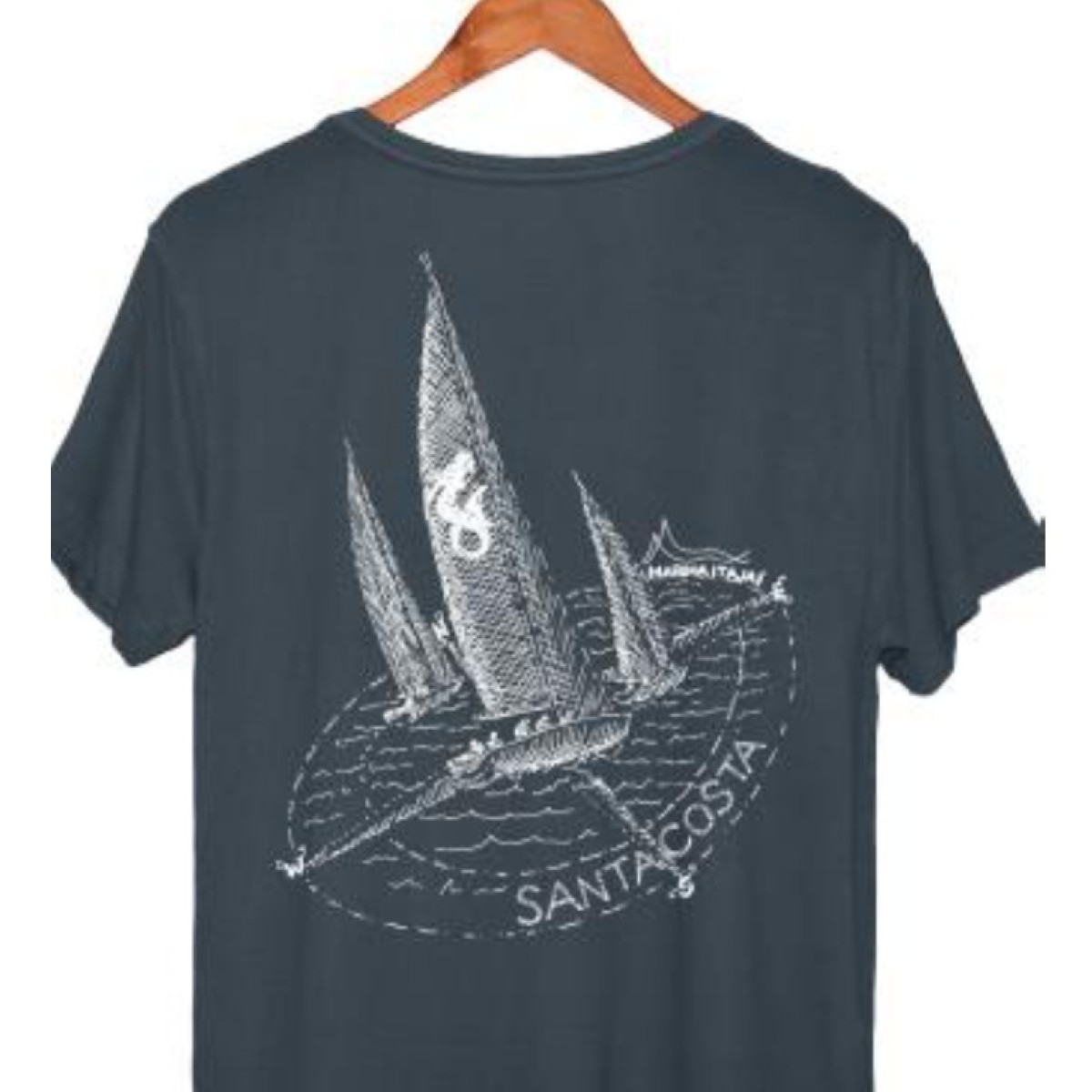 Marina Itajaí e Santacosta lançam collab de camisetas inspiradas no mar