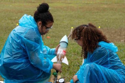 Meninas conquistam protagonismo na Olimpíada Brasileira de Foguetes