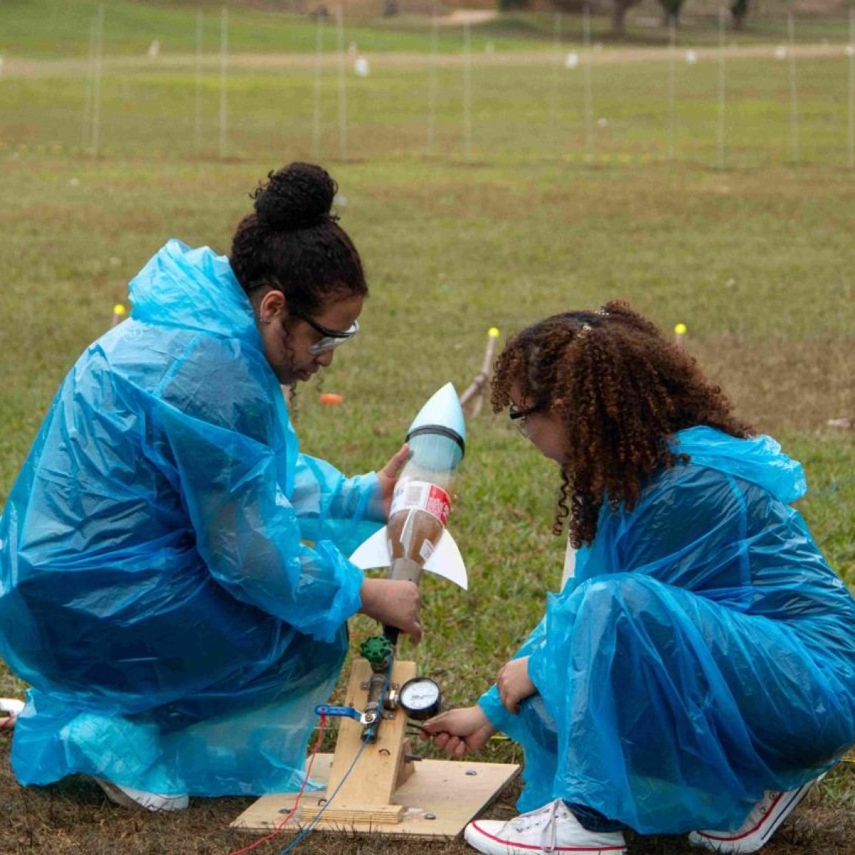 Meninas conquistam protagonismo na Olimpíada Brasileira de Foguetes