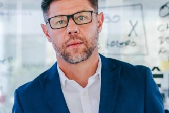 Mídia OOH se consolida em 2025 e mira futuro sustentável