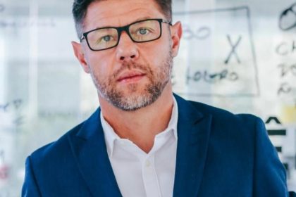 Mídia OOH se consolida em 2025 e mira futuro sustentável