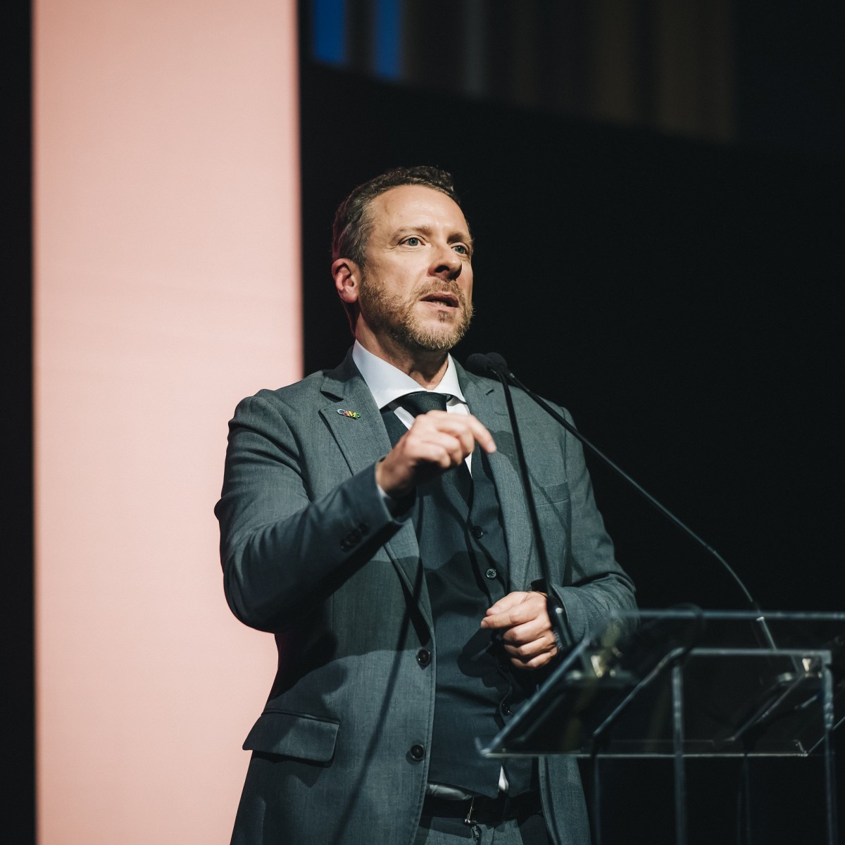 Personagem político: branding ou reputação? Análise de Guto Araujo