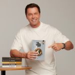 Podcast 'Café com Deus Pai' lidera ranking do Spotify no Brasil em 2025