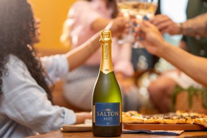 Salton lança campanha e celebra liderança no mercado de espumantes