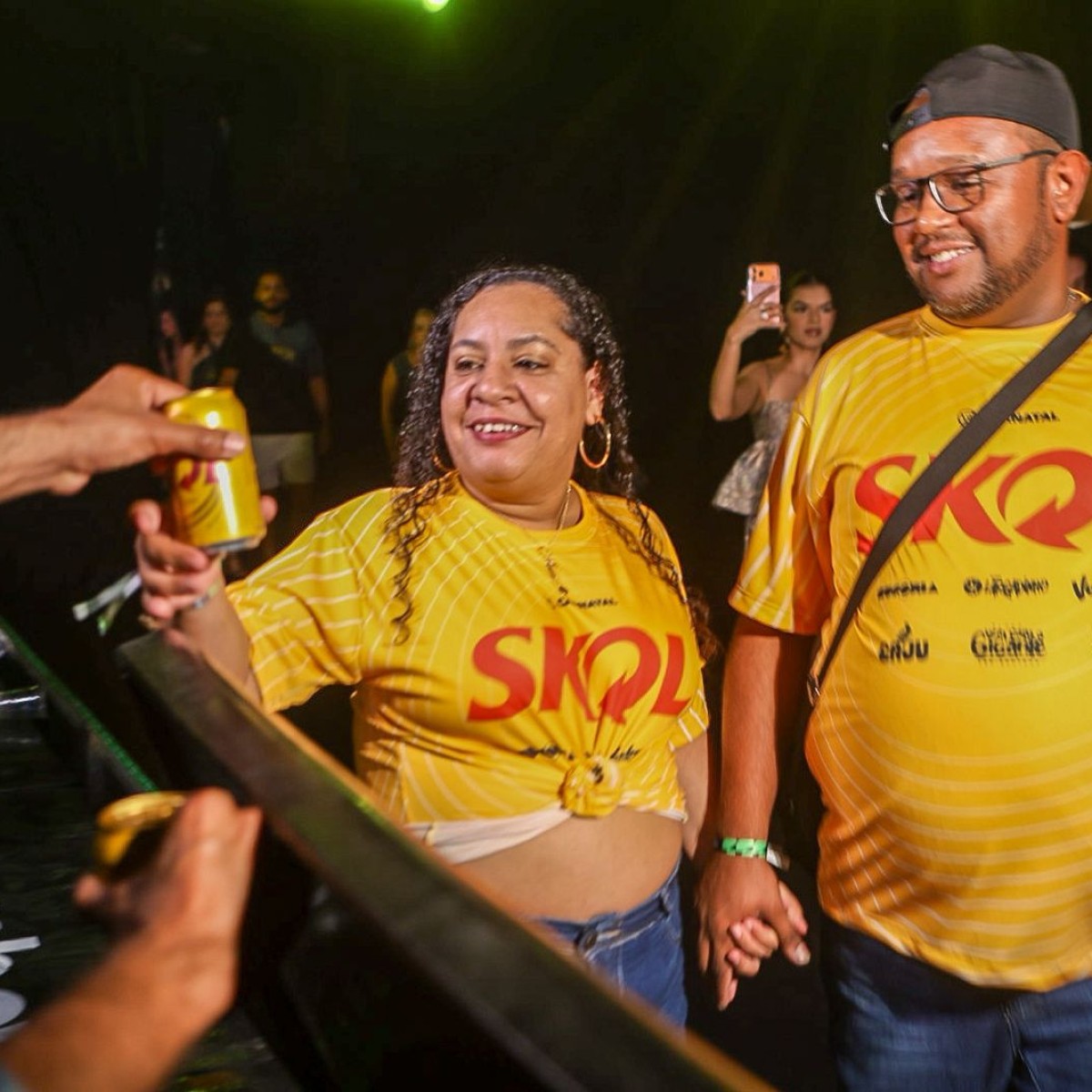 Skol leva casal do Rio para curtir o Carnatal no RN