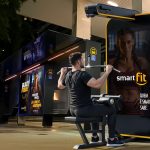 Smart Fit transforma pontos de ônibus em academias na Av. Paulista