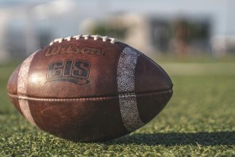 Super Bowl LX: Betfair aponta Eagles correndo por fora