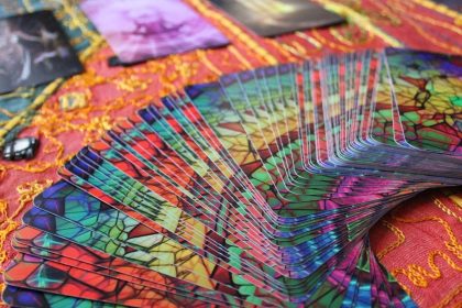 Tarot: Mago revela previsões para janeiro de 2026 com ação e escolhas