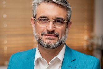 Vacinação e combate à desinformação: o papel dos especialistas