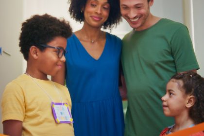 BIC Kids estimula criatividade e conexão familiar com 'Museu do UAU'
