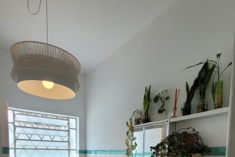 Design une iluminação e fios têxteis em SC: pendente Gaia é destaque