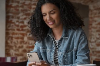 Dicas financeiras nas redes sociais: atenção aos riscos