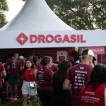 Drogasil oferece protetor solar grátis em corrida de SP