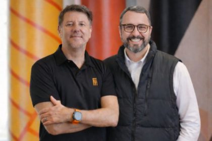 Eletromidia e RPC firmam parceria para fortalecer mídia OOH no Paraná