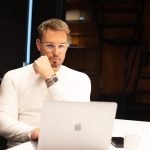 Fim da escala 6x1: varejo pode mudar em 2026, diz especialista