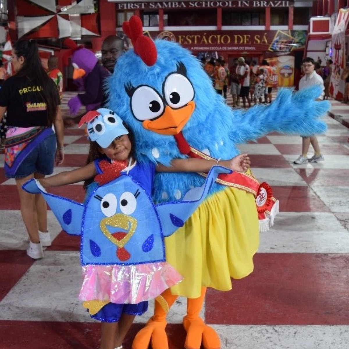 Galinha Pintadinha vira samba-enredo no Carnaval 2026