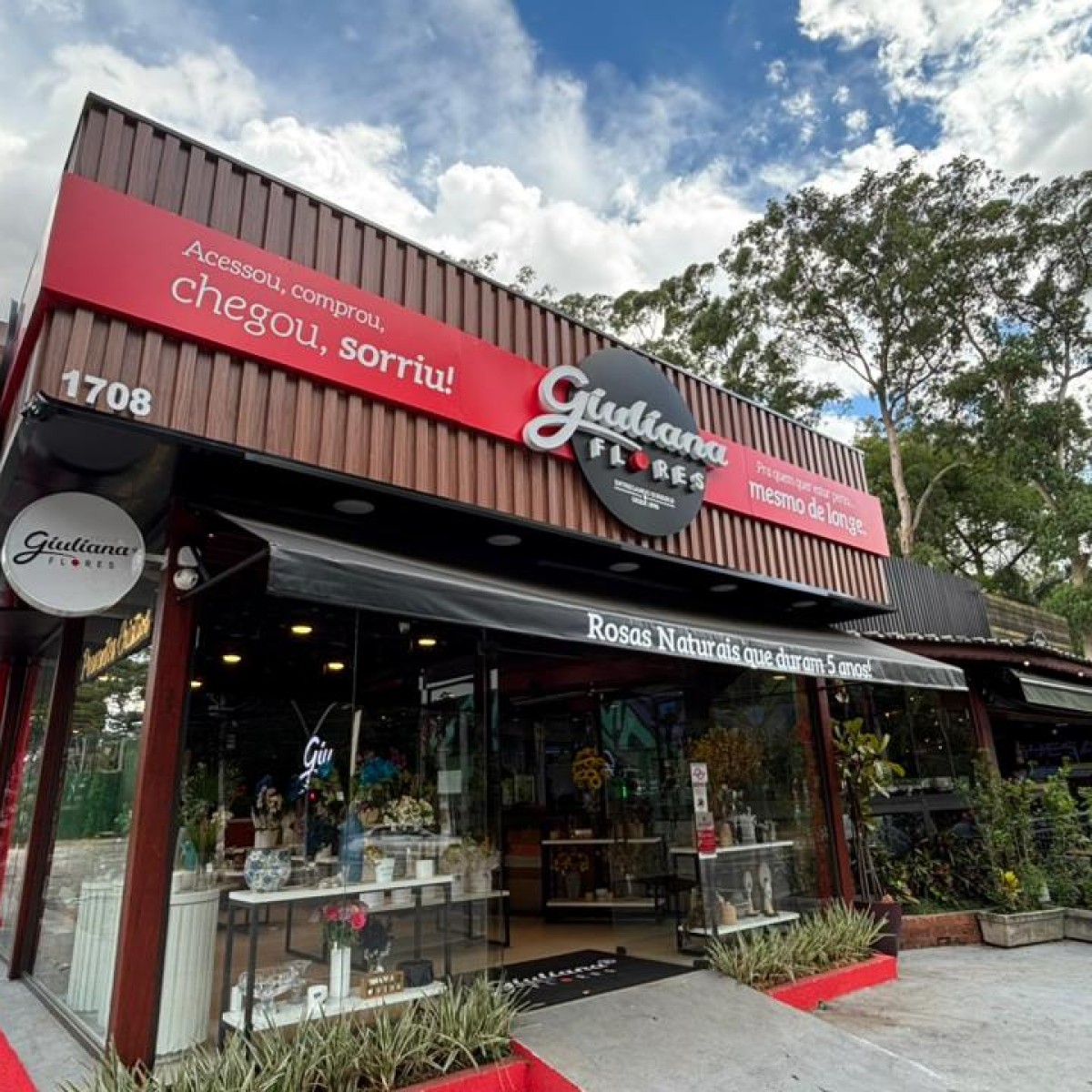 Giuliana Flores inaugura loja no Jardim Marajoara, em São Paulo