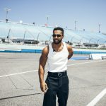 Lucien Laviscount, de 'Emily em Paris', é embaixador da Fórmula E