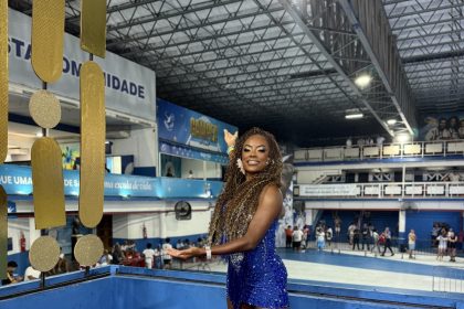 Lumena visita ensaio da Beija-Flor e se prepara para o Carnaval
