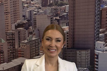 Márcia Costa assume presidência do Sindilojas Caxias