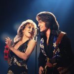 Musical com Kate Hudson estreia nos cinemas com dublagem de Barone