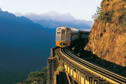 Passeio de trem no Paraná atrai turistas e ganha destaque na Alemanha
