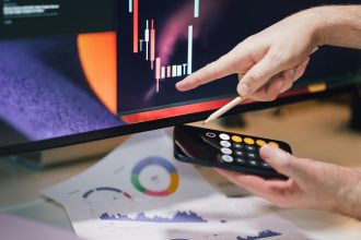 Plataforma integradora: receita recorrente para varejo e serviços