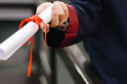 Revalidação de diplomas: Brasil valoriza o mérito?